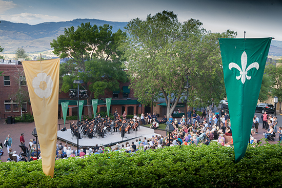 Catch free performances nightly at the Oregon Shakespeare Festival. Photo courtesy of osfashland.org/greenshow.