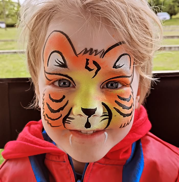 Glamorita (Face Painting, Glitter Bar & Glam Parties)